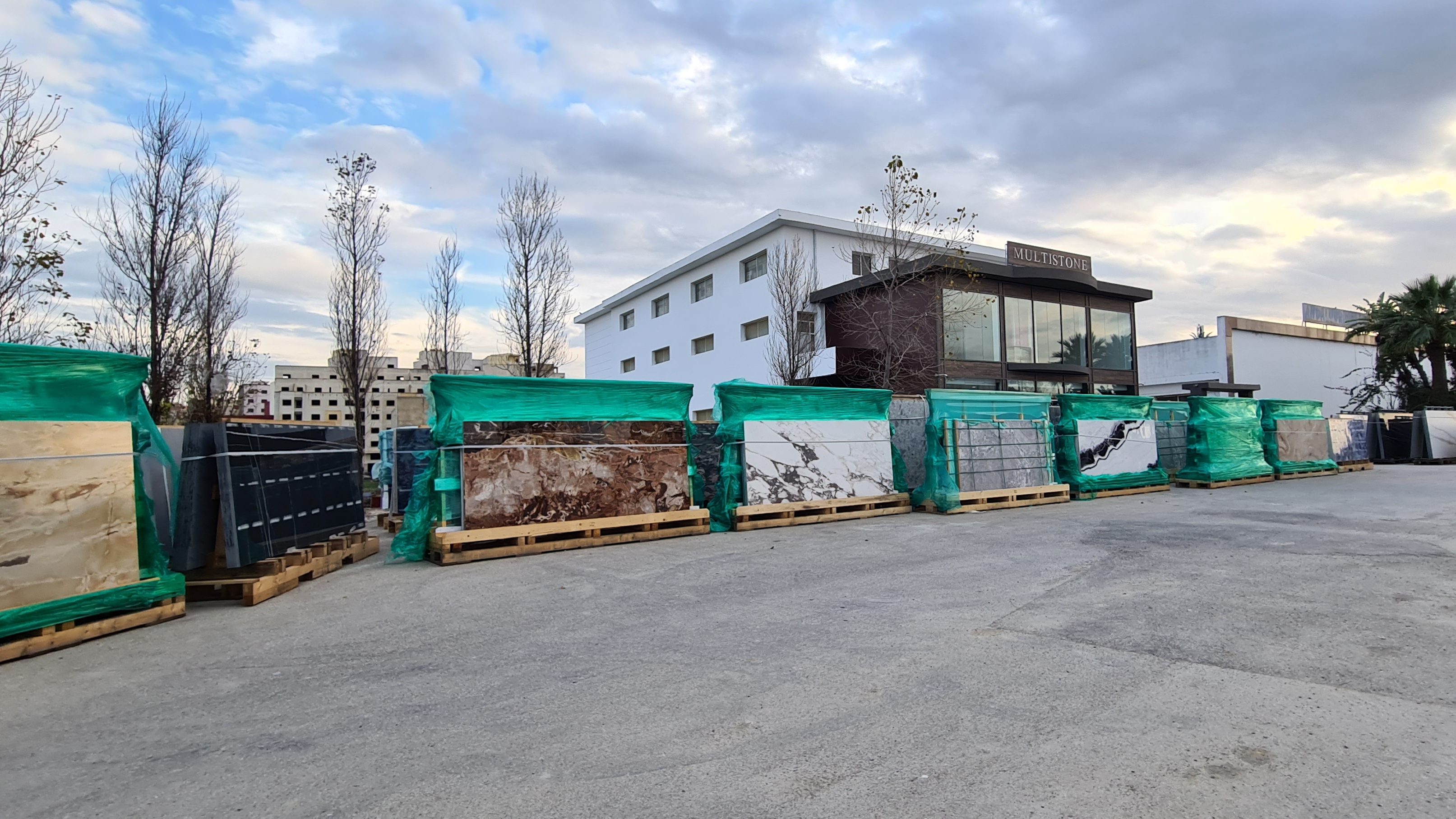 Situé stratégiquement sur la route de Rabat à Tanger, ce projet réalisé en 2019 incarne...